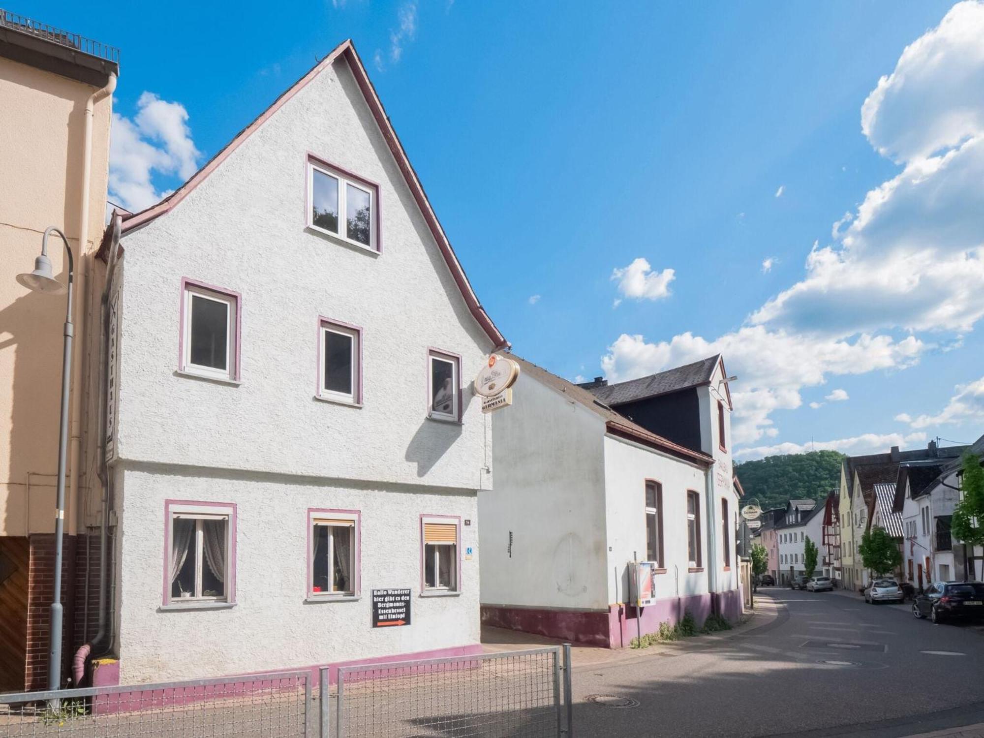 Cosy Holiday Home In Sankt Goarshausen With Barbecue Exterior photo